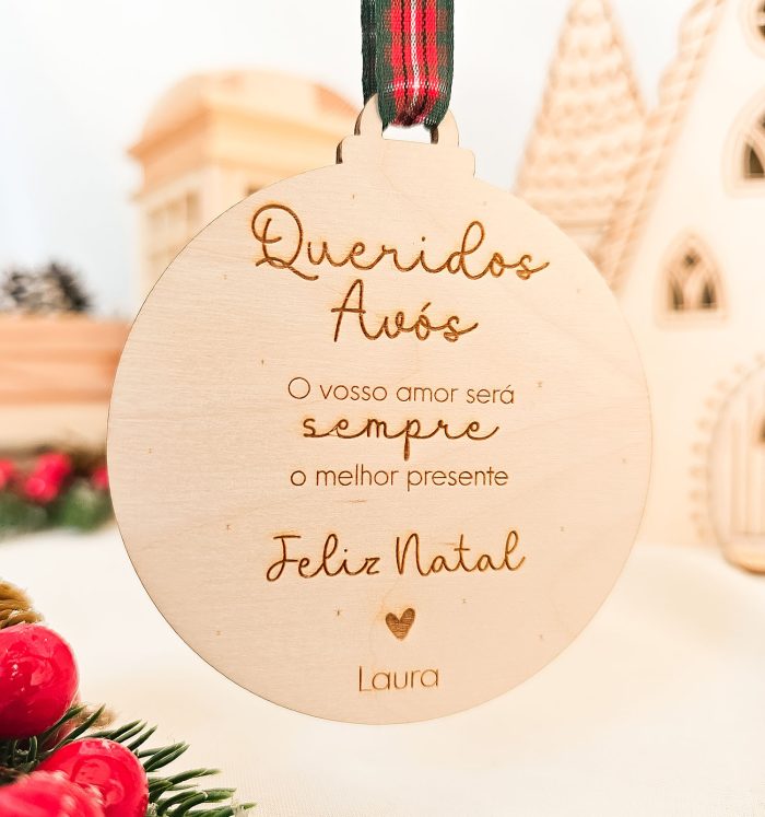 Bola de Natal Familiar Personalizada em Madeira
