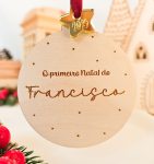 Bola de Natal O Primeiro Natal em Madeira com Nome