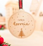 Bola de Natal familiar com árvore de Natal personalizada com nome