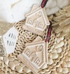 Ornamento Casa de Natal Personalizado: Frases em Madeira Acrílico