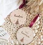 Bola de Natal familiar com árvore de Natal personalizada com nome