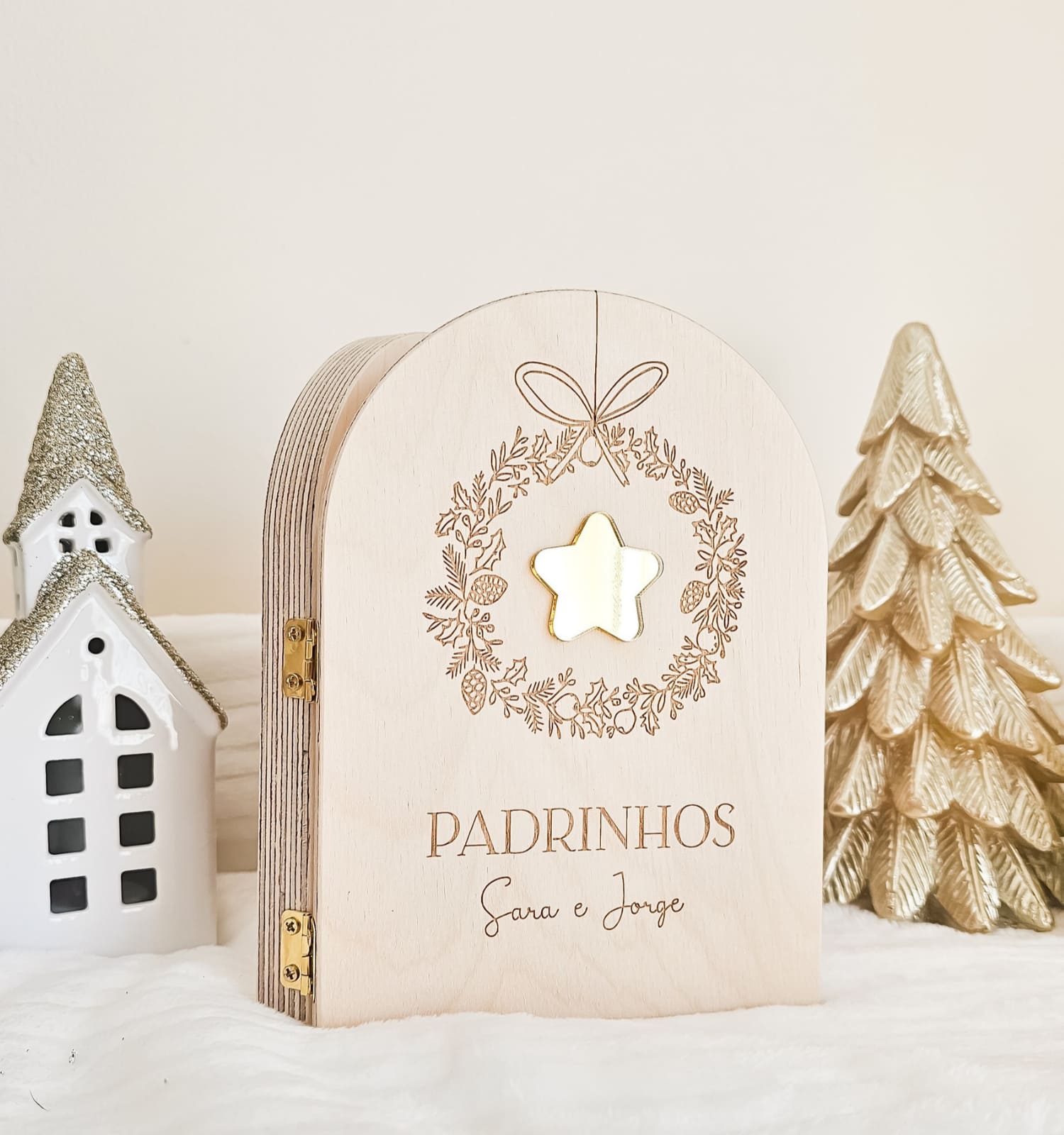 Moldura Livro de Natal em Madeira - Estrela Moldura Livro de Natal em Madeira - Estrela