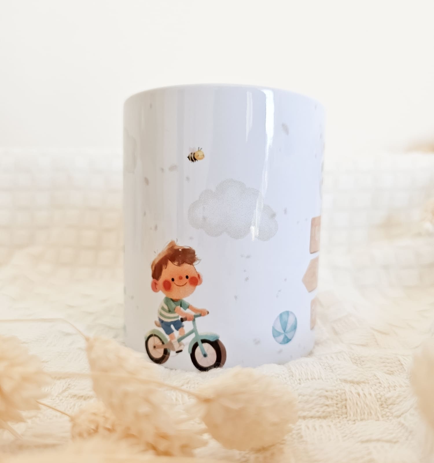 Caneca Dia da Crianca - PIPÁPÁ - Amor em Madeira Caneca Dia da Crianca
