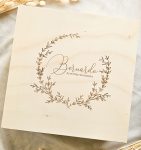 Caixa de Nascimento para Recordações Personalizada - PIPÁPÁ - Amor em Madeira Caixa de Nascimento para Recordações Personalizada