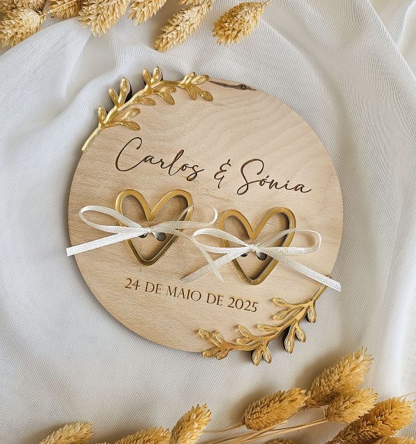 Porta-Alianças Acrílico Dourado — Flores e Corações