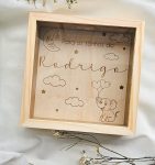 Mealheiro dos Sonhos Personalizado em Madeira - PIPÁPÁ - Amor em Madeira Mealheiro dos Sonhos Personalizado em Madeira