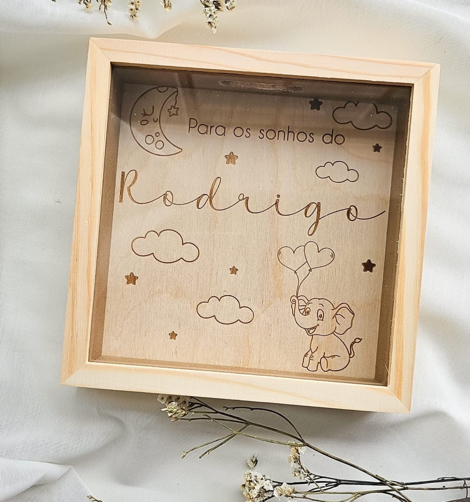 Mealheiro dos Sonhos Personalizado em Madeira - PIPÁPÁ - Amor em Madeira Mealheiro dos Sonhos Personalizado em Madeira