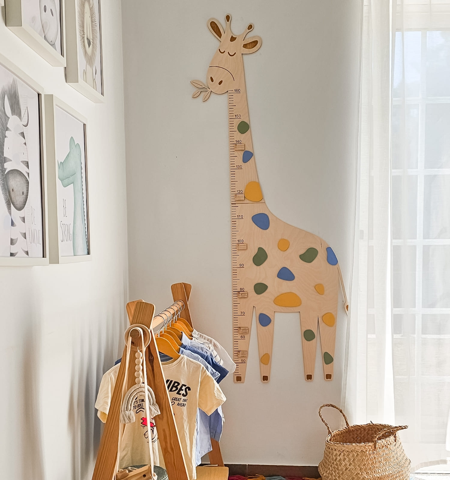 Girafa de Crescimento Colorida para Bebé e Criança - PIPÁPÁ - Amor em Madeira Girafa de Crescimento Colorida para Bebé e Criança