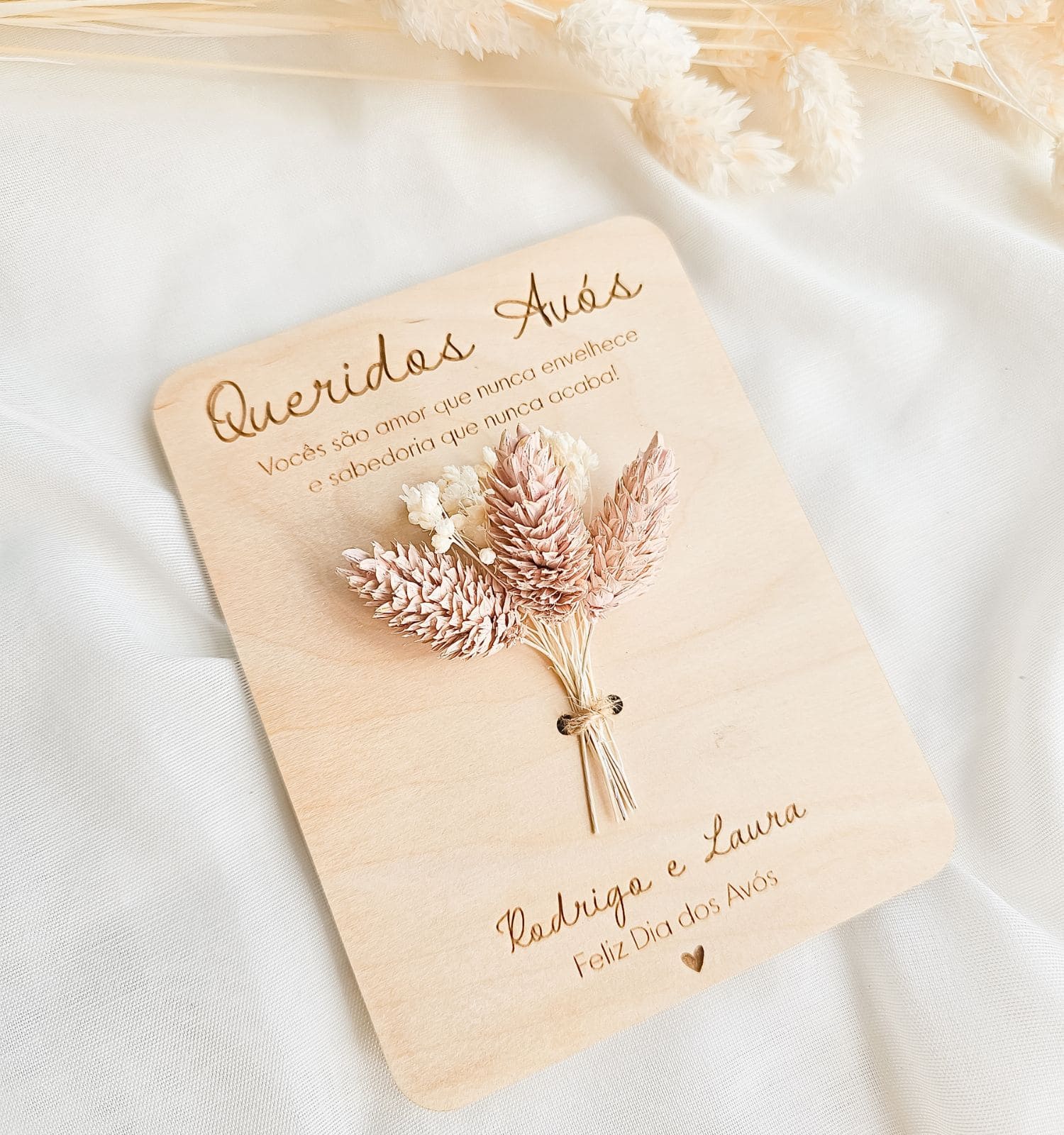 Íman Personalizado “Queridos Avós” com Raminho Seco - PIPÁPÁ - Amor em Madeira Íman Personalizado “Queridos Avós” com Raminho Seco