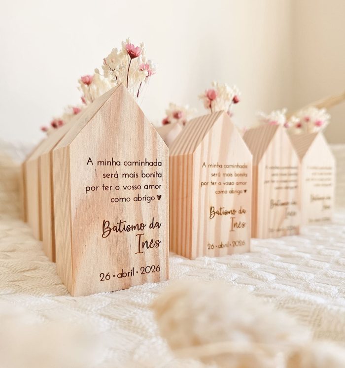 casinha-madeira-personalizada-flores-secas