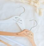 cabide-personalizado-casamento - PIPÁPÁ - Amor em Madeira cabide-personalizado-casamento