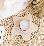 Bases para vela de Natal em forma de pinheiro com Feliz Natal e mensagem personalizada